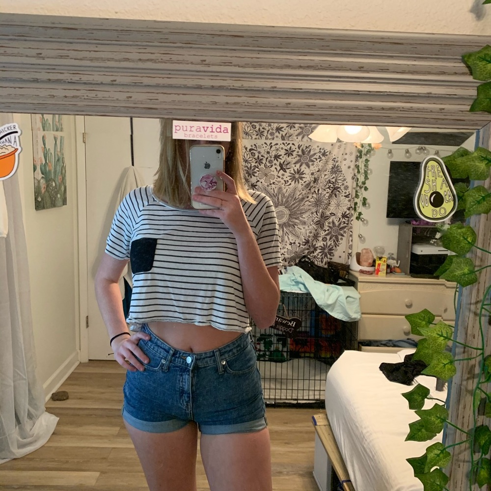 Basic Tee - Picture 2 of 3